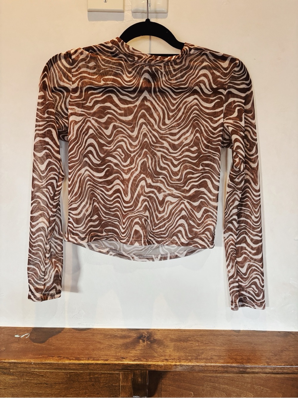 Noli Brown and Cream Wave-Print Long Sleeve Mesh Top